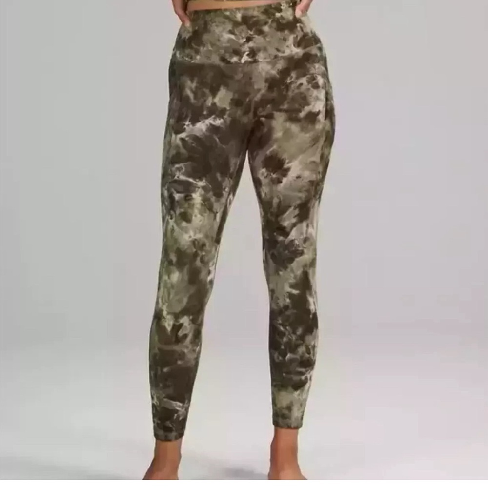 LULULEMON aligns. Size 6